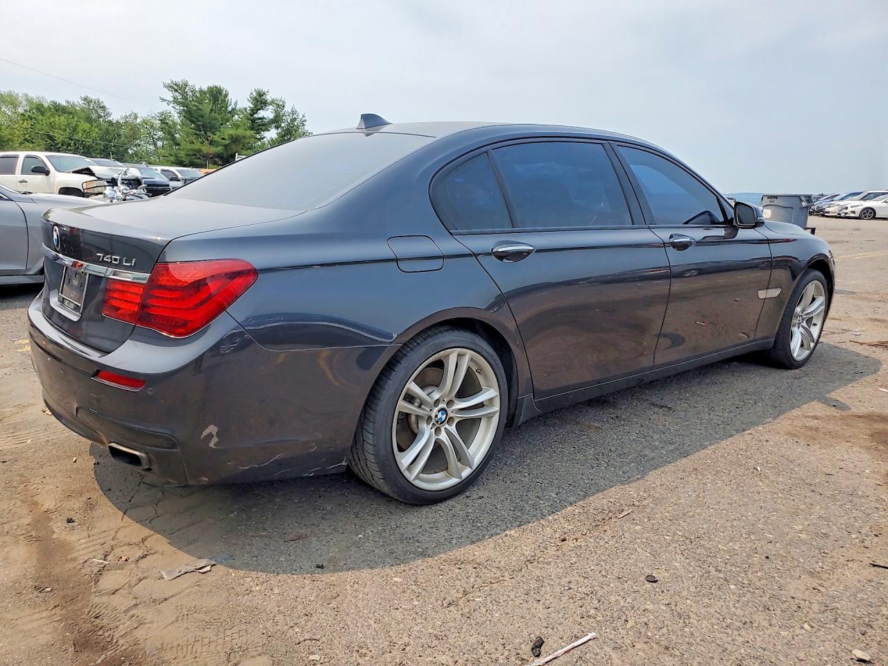 2013 BMW 740 Li - zdjęcie 3