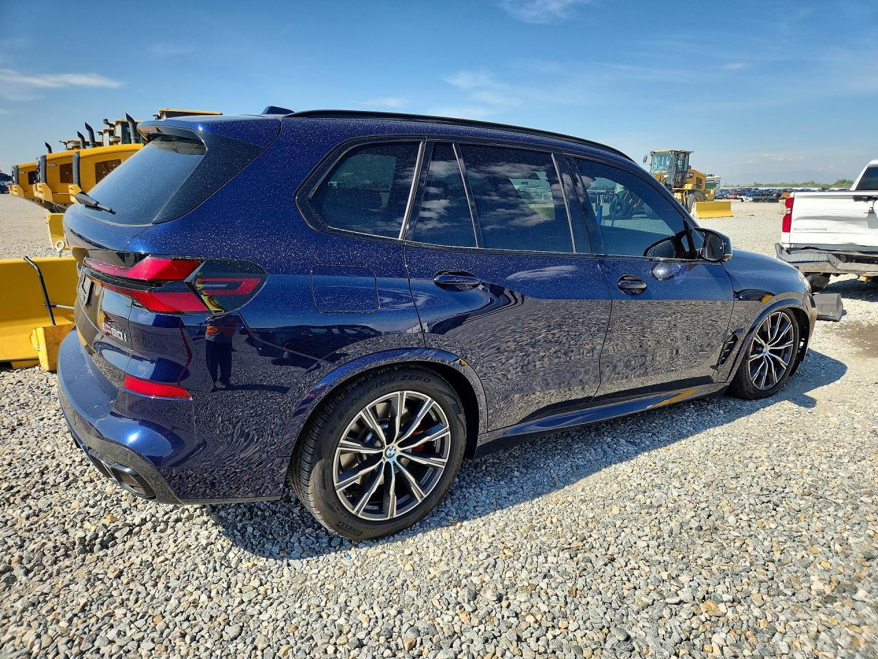 2025 BMW X5 M60I - zdjęcie 3