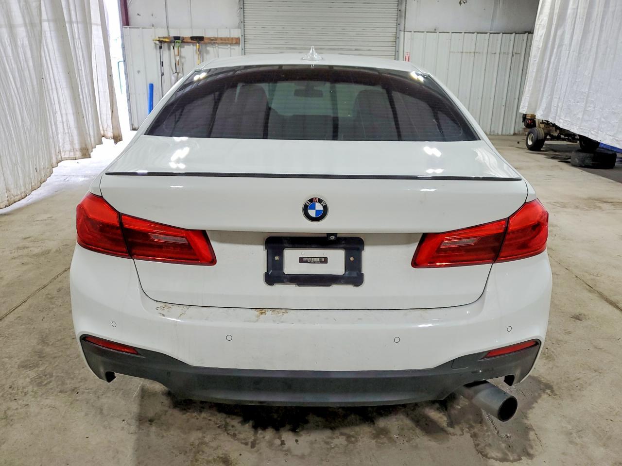 2017 BMW Seria 5 540i - zdjęcie 6
