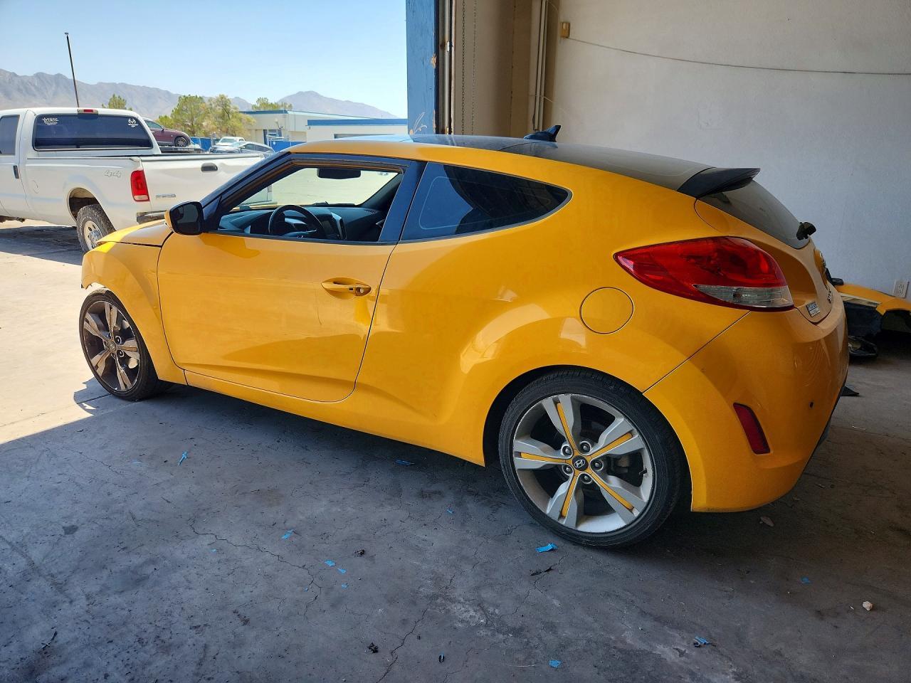 2016 Hyundai Veloster Base - zdjęcie 2