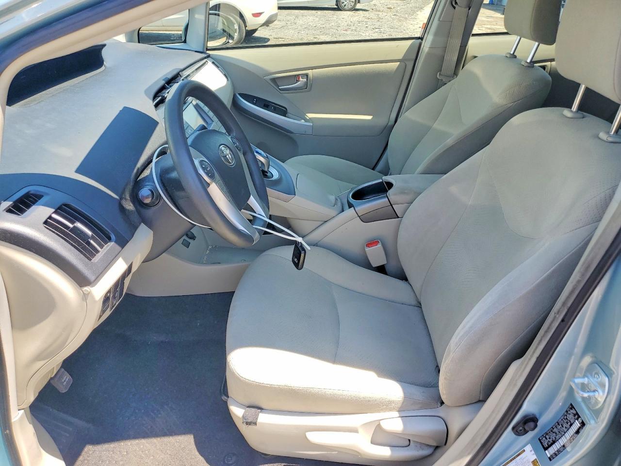 2014 Toyota Prius Three - zdjęcie 13