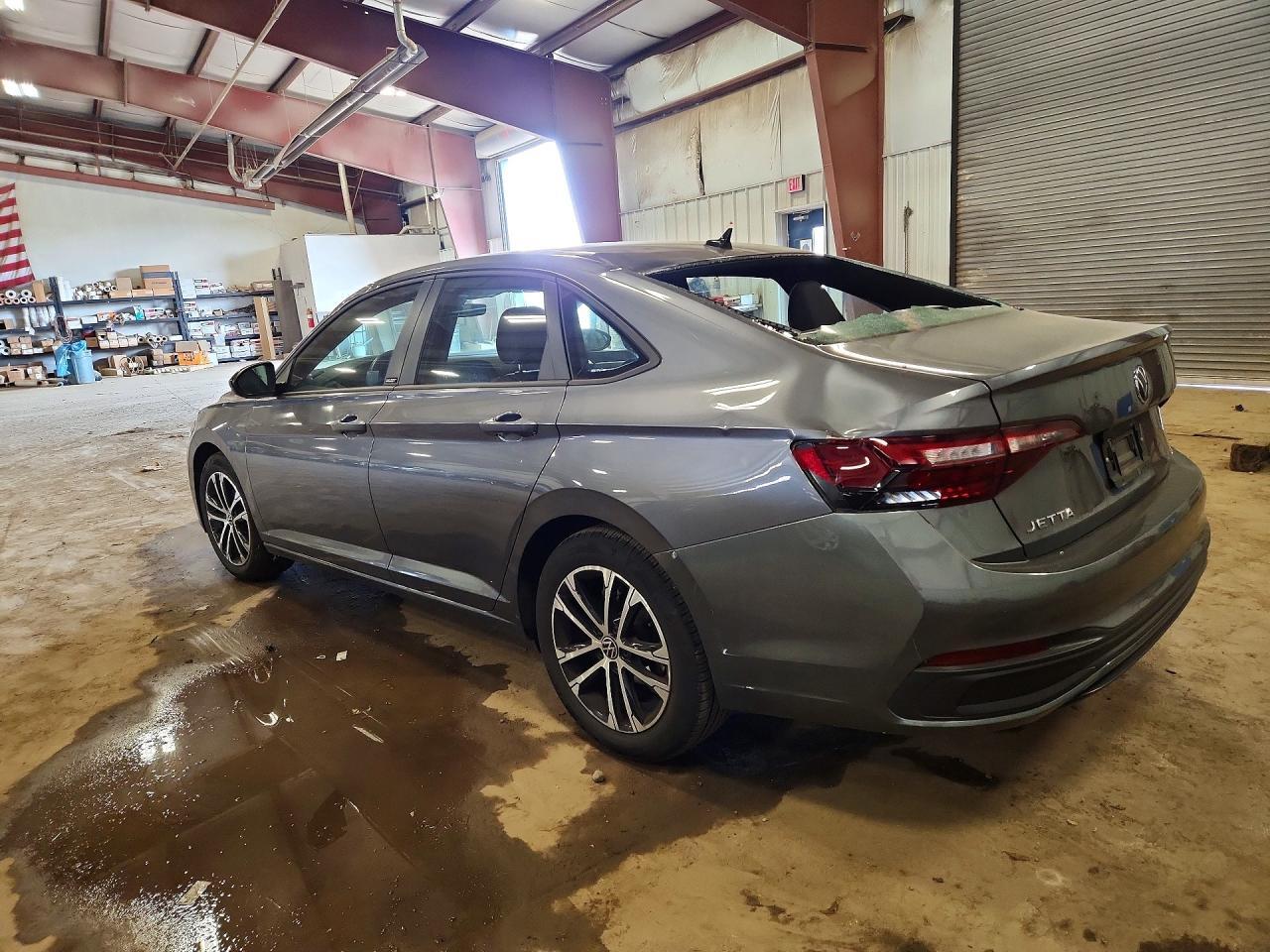 2024 Volkswagen Jetta Sport - zdjęcie 2
