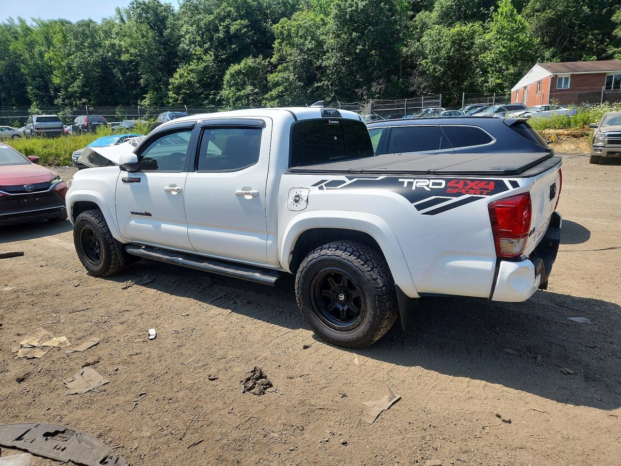2017 Toyota Tacoma Trd Sport - zdjęcie 2