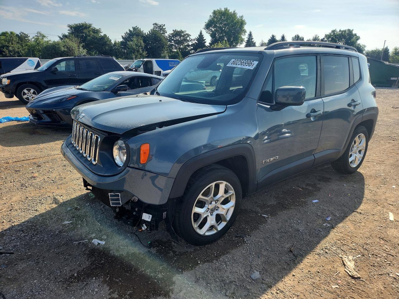 2017 Jeep Renegade Latitude - zdjęcie główne