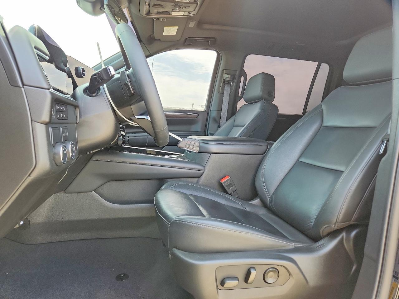2025 Chevrolet Suburban C1500 Lt - zdjęcie 7