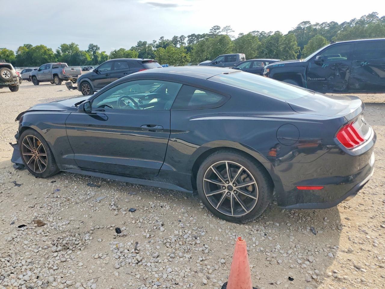 2018 Ford Mustang - zdjęcie 2