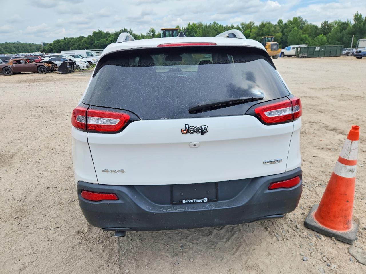 2018 Jeep Cherokee Latitude Plus - zdjęcie 6