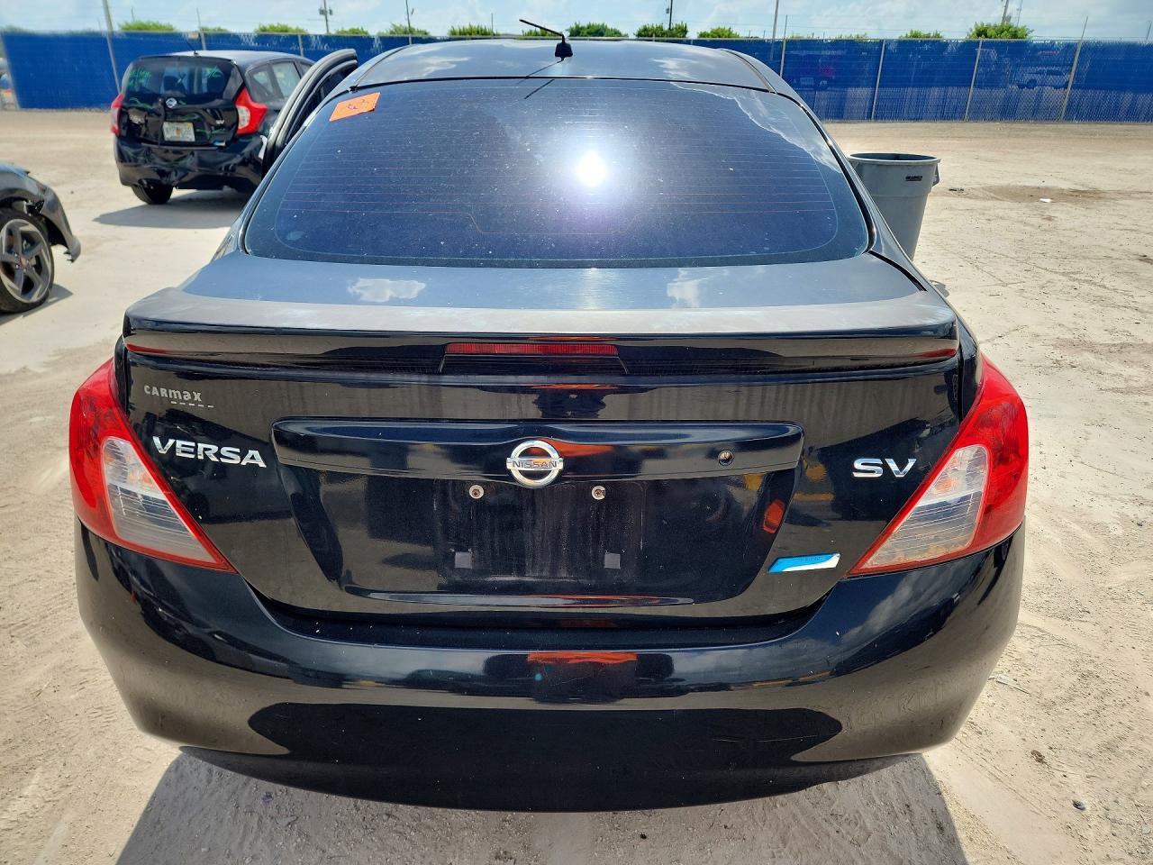 2014 Nissan Versa 1.6 S - zdjęcie 6