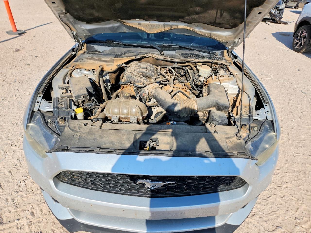 2016 Ford Mustang - zdjęcie 11