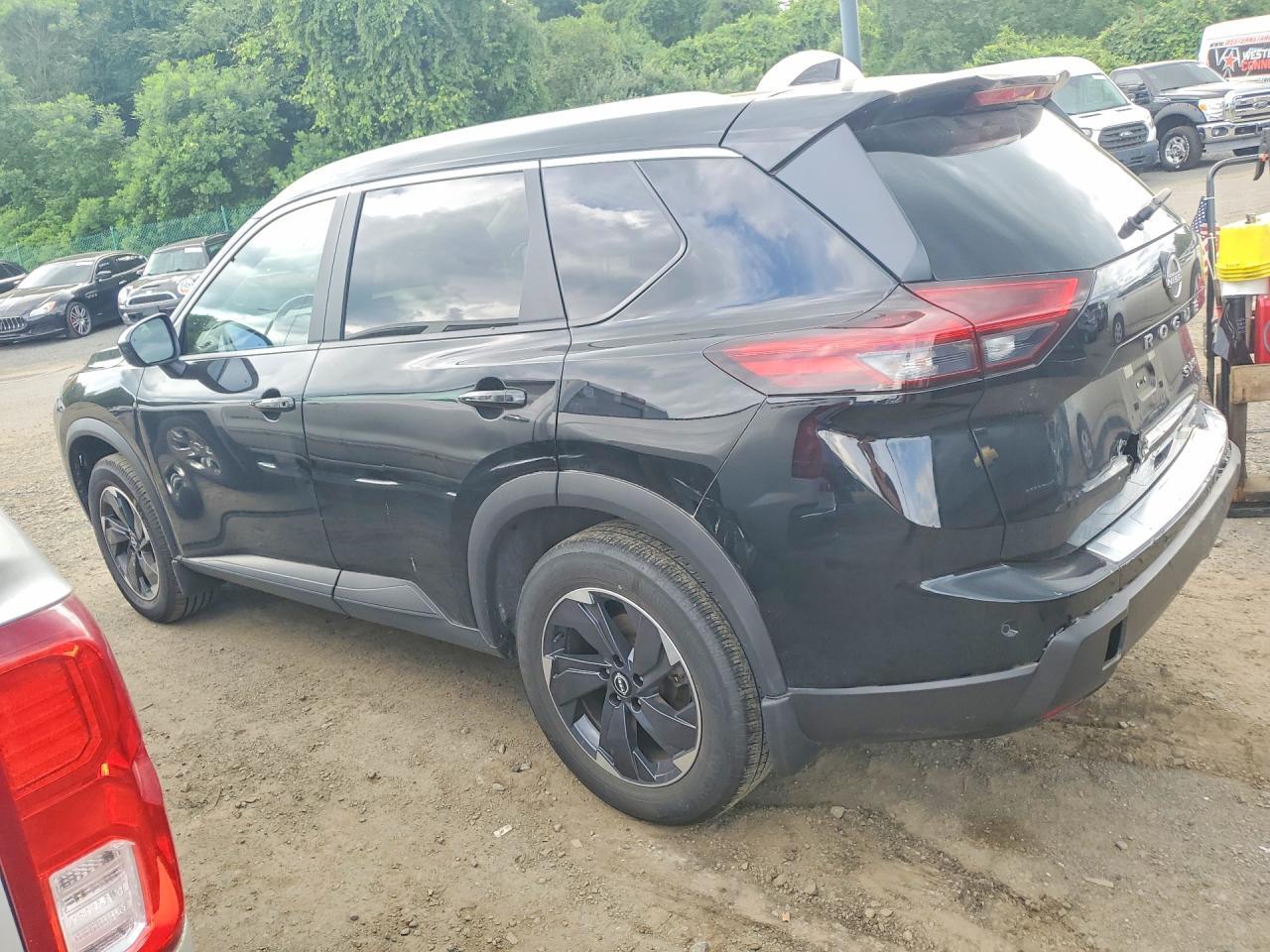 2024 Nissan Rogue Sv - zdjęcie 2