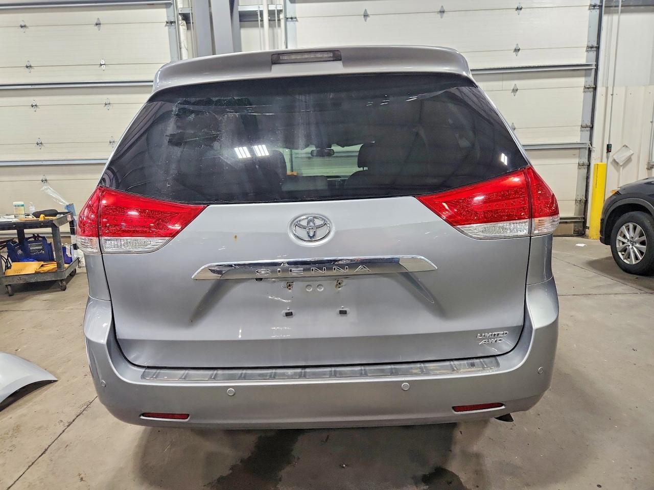 2013 Toyota Sienna Limited 7-Passenger - zdjęcie 6