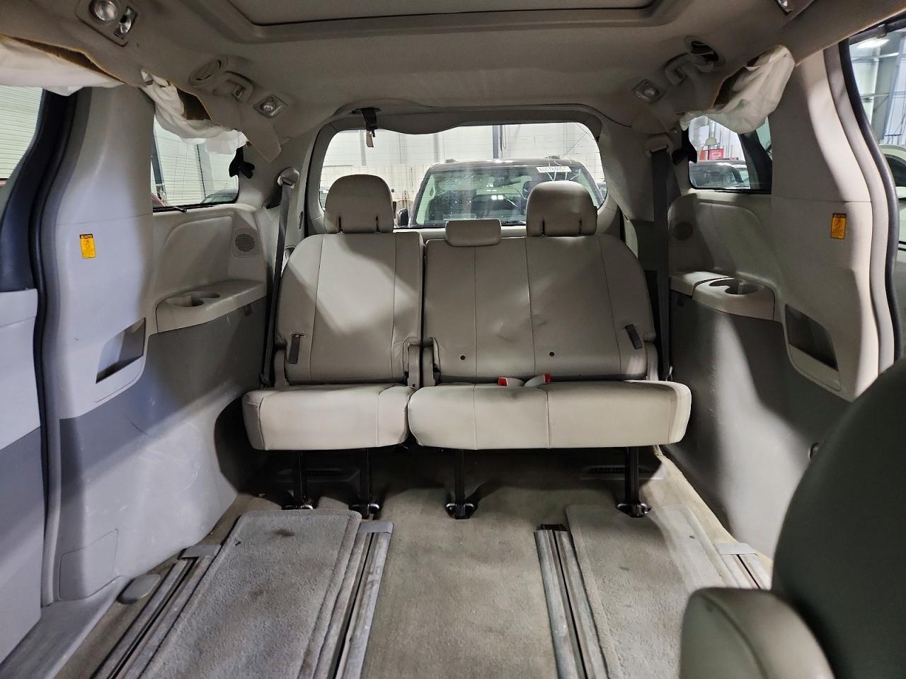 2013 Toyota Sienna Limited 7-Passenger - zdjęcie 10