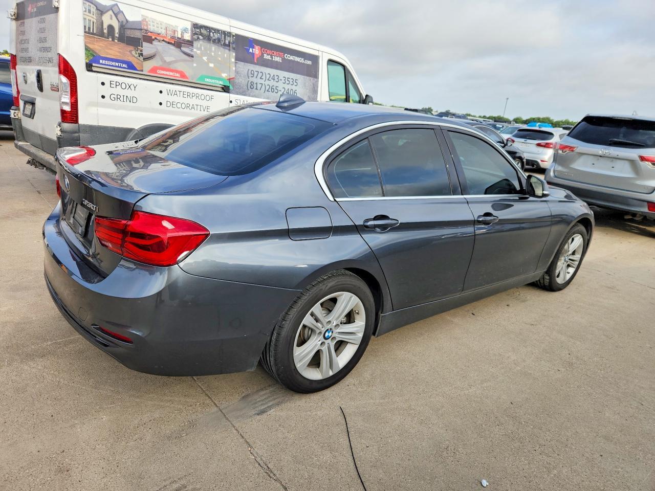 2018 BMW 330 I - zdjęcie 3