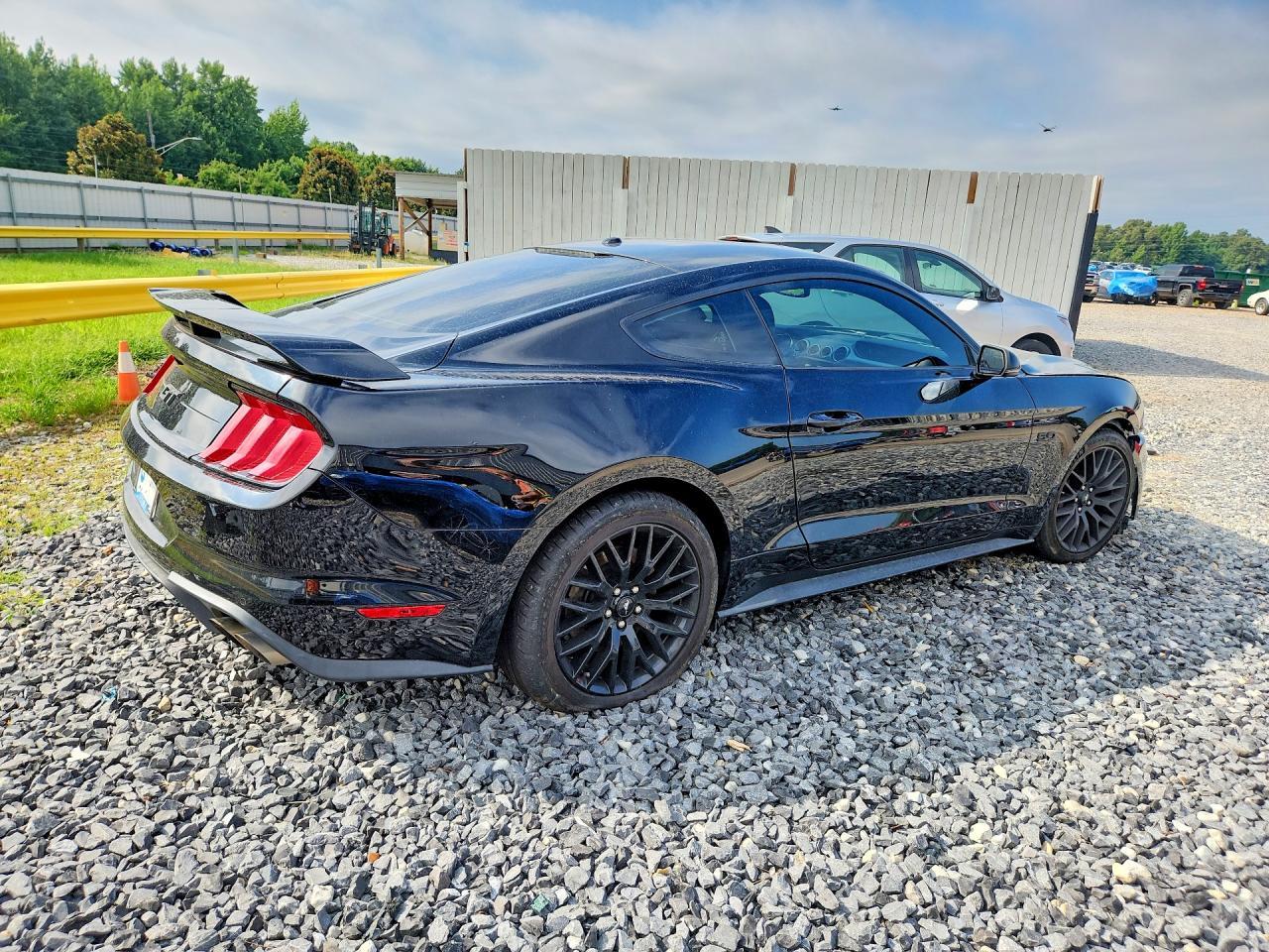 2019 Ford Mustang Gt - zdjęcie 3