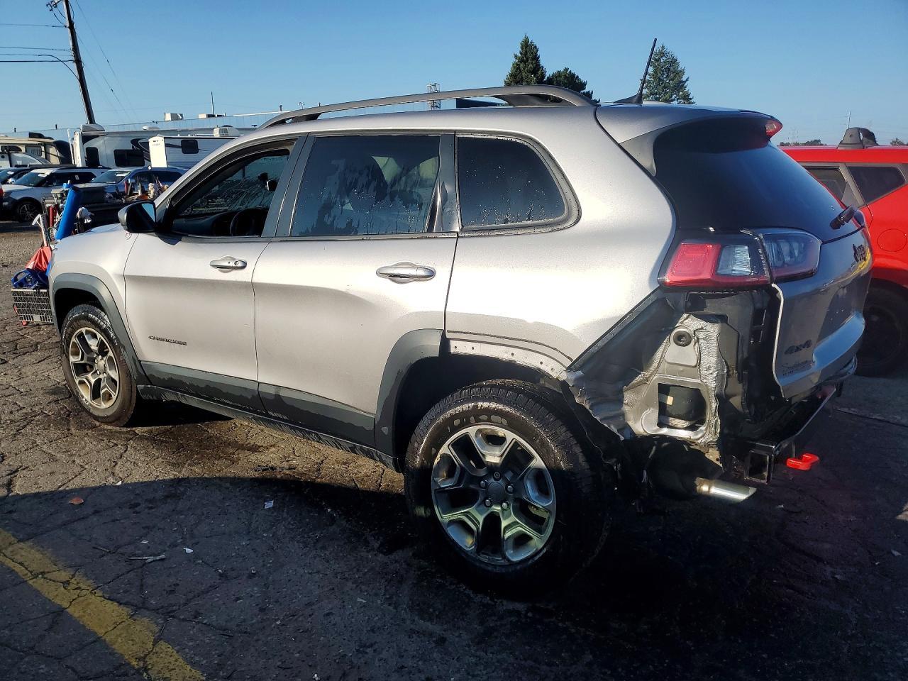 2019 Jeep Cherokee Trailhawk - zdjęcie 2