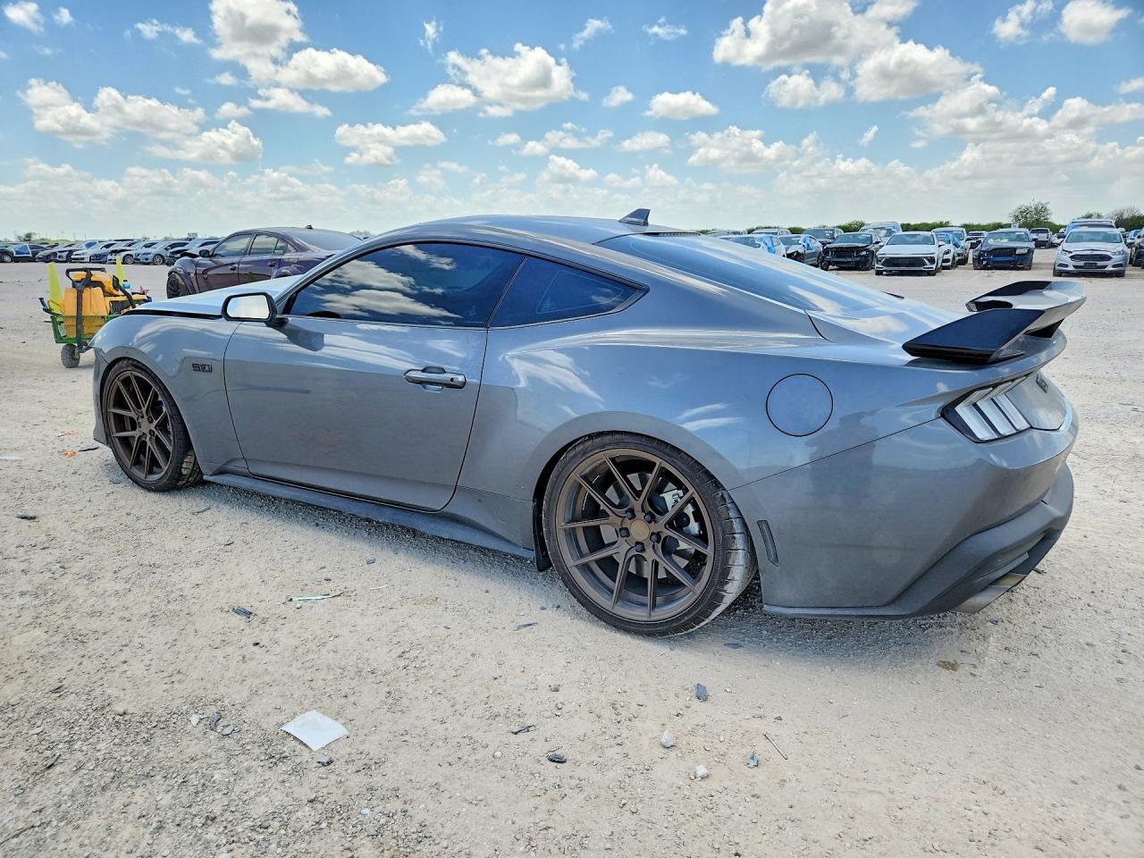 2025 Ford Mustang Gt - zdjęcie 2