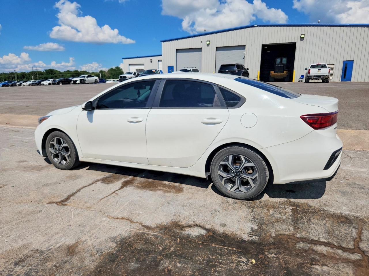 2021 Kia Forte Lxs - zdjęcie 3