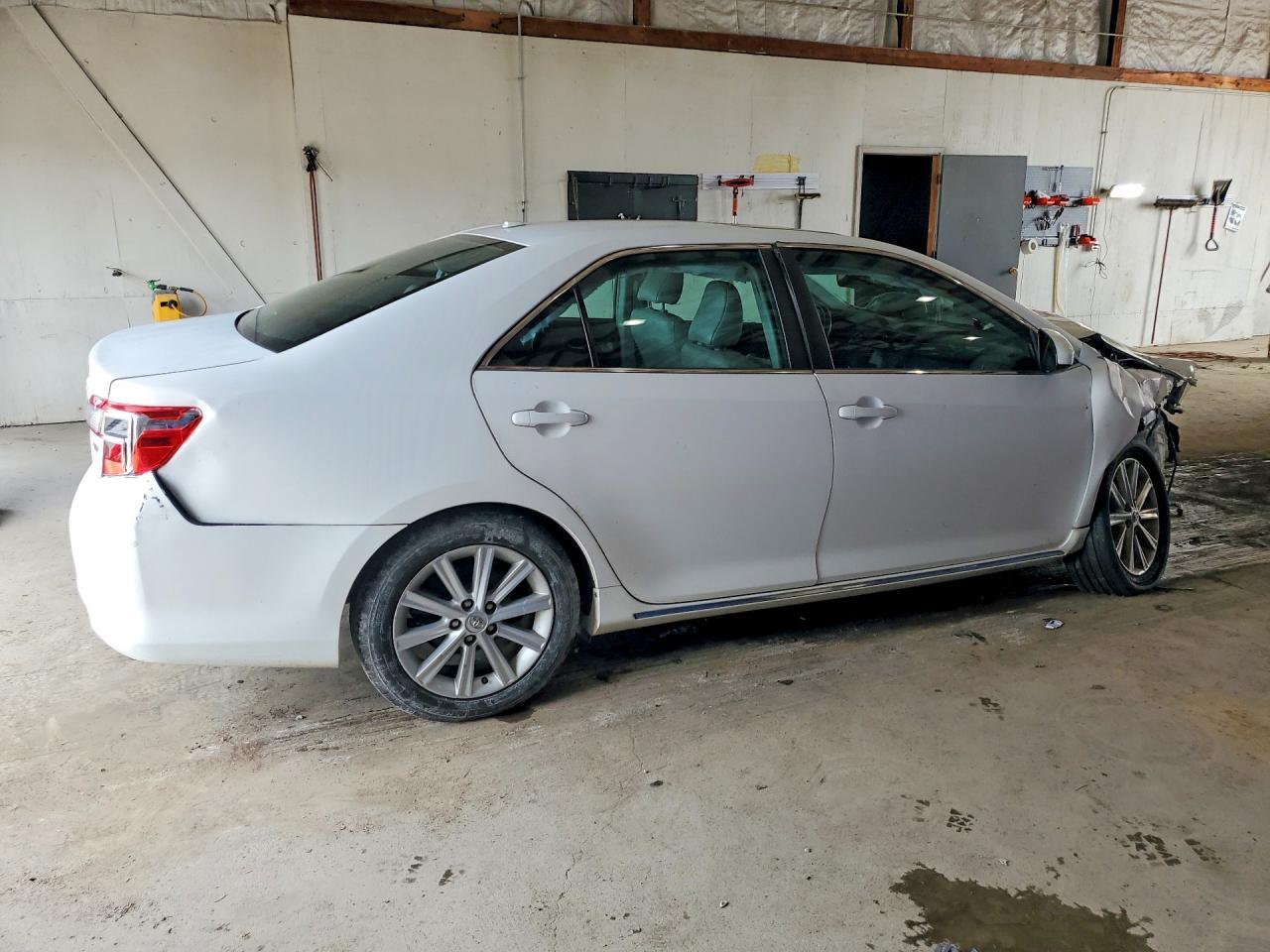 2014 Toyota Camry Xle V6 - zdjęcie 3