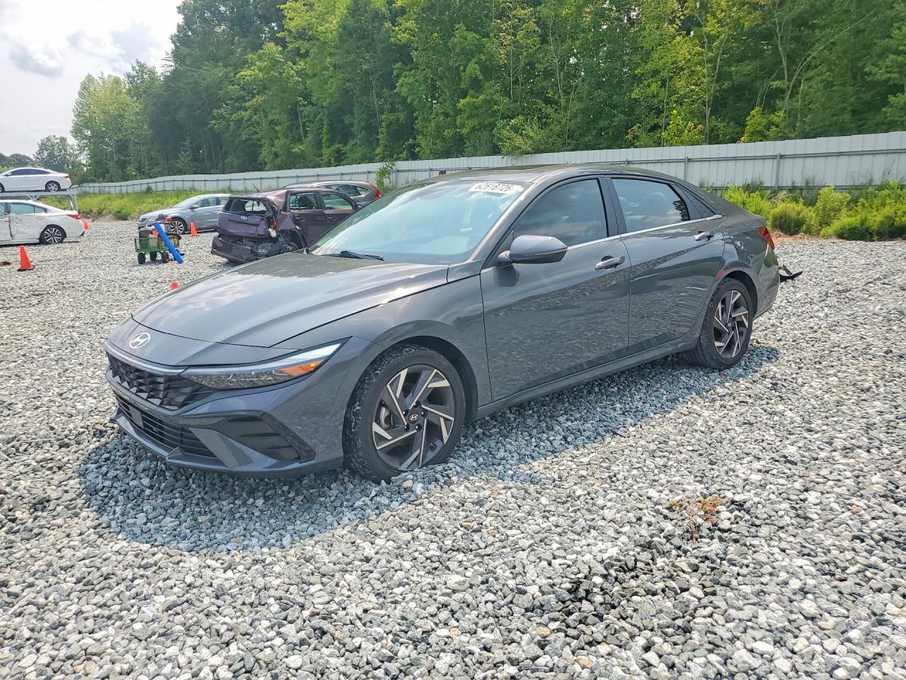 2025 Hyundai Elantra Limited - zdjęcie główne