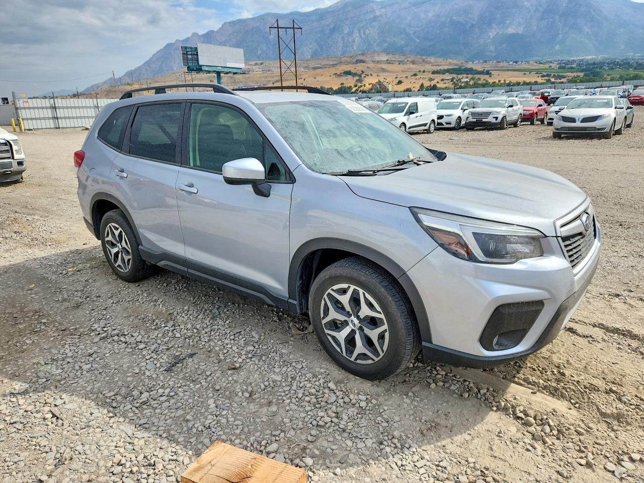 2021 Subaru Forester Premium - zdjęcie 4