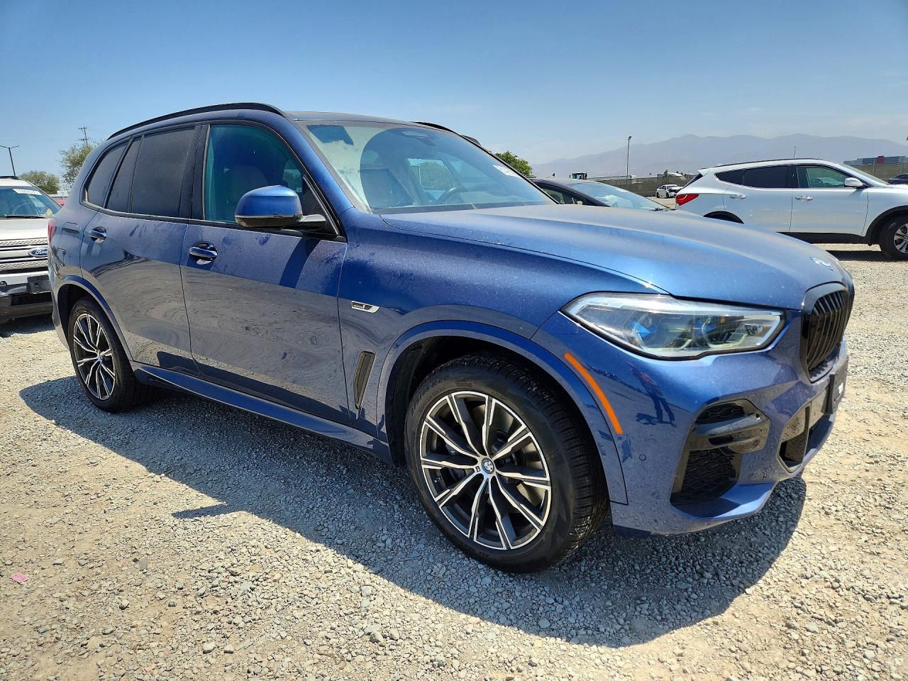2023 BMW X5 xDrive45E - zdjęcie 4