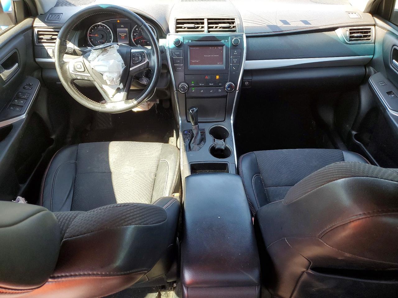 2016 Toyota Camry Se - zdjęcie 15