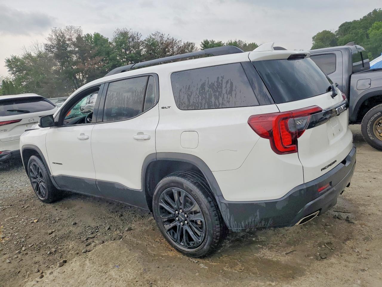 2023 GMC Acadia Slt - zdjęcie 2
