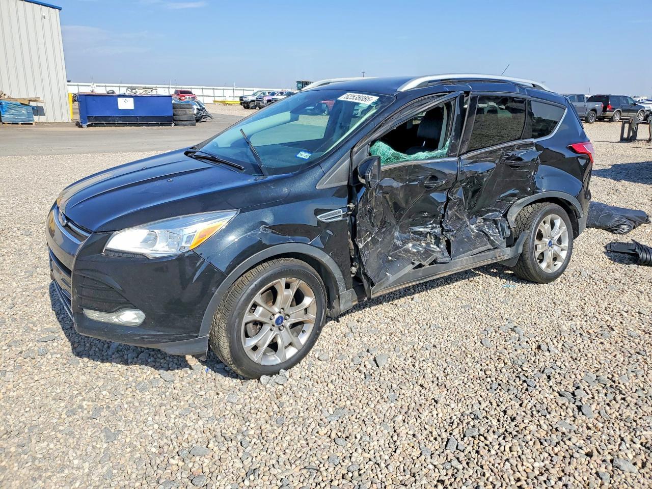 2015 Ford Escape Titanium - zdjęcie główne