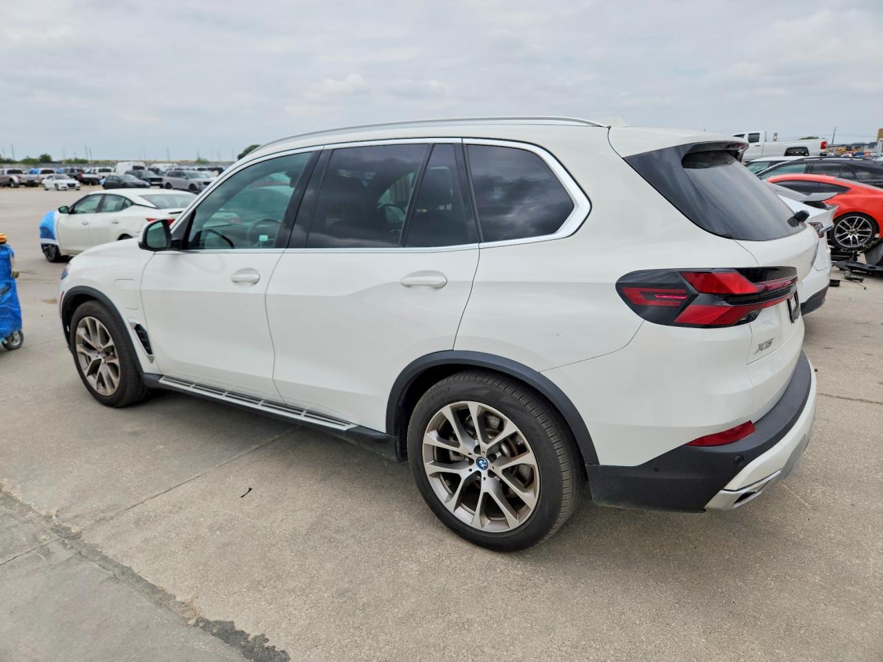 2025 BMW X5 xDrive50E - zdjęcie 2