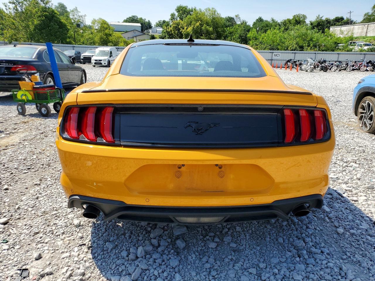 2022 Ford Mustang - zdjęcie 6