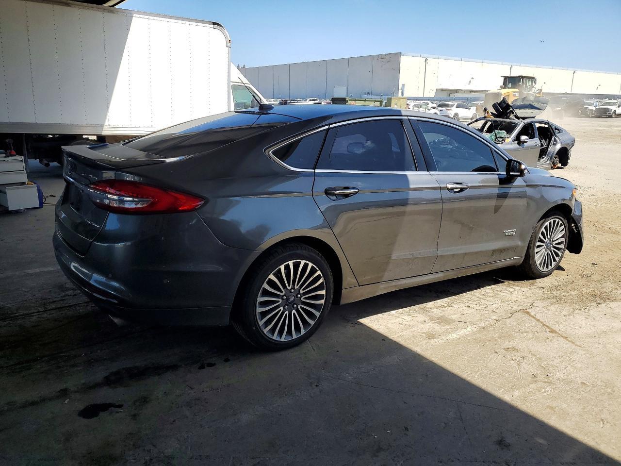 2017 Ford Fusion Titanium Phev - zdjęcie 3