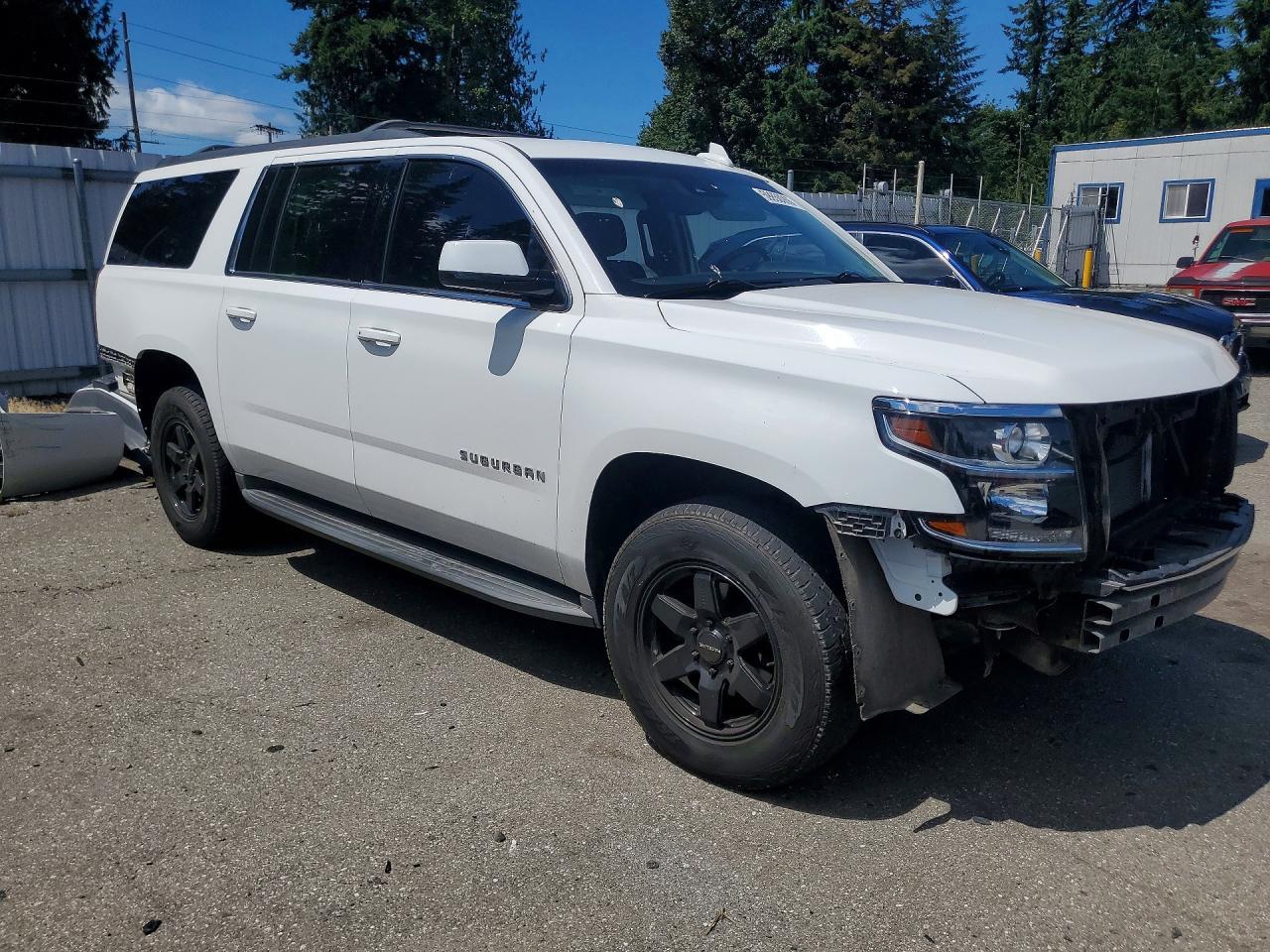 2016 Chevrolet Suburban K1500 Lt - zdjęcie 4