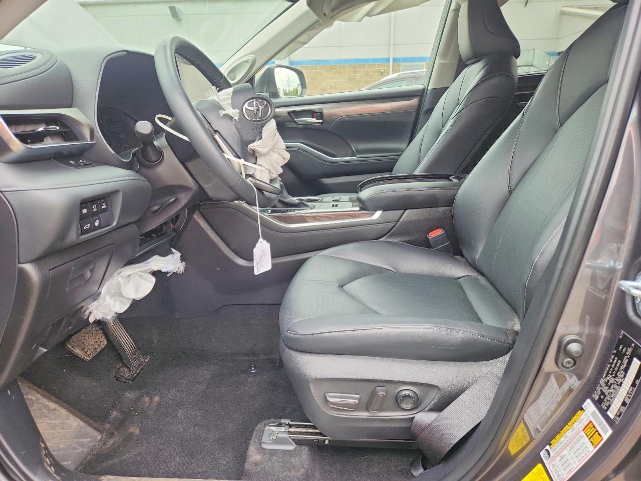 2025 Toyota Highlander Hybrid Limited - zdjęcie 7