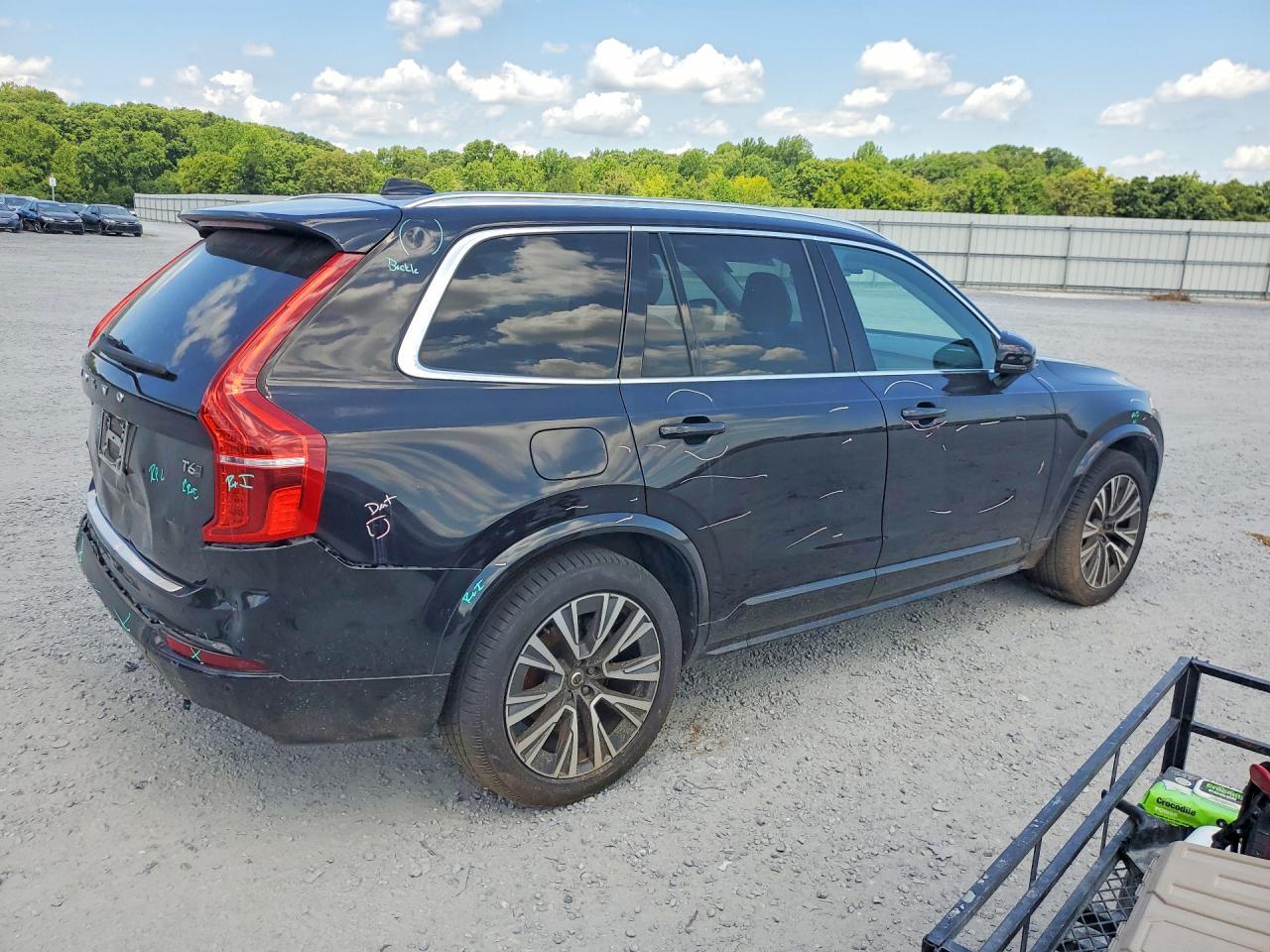2021 Volvo Xc90 T6 Momentum - zdjęcie 3
