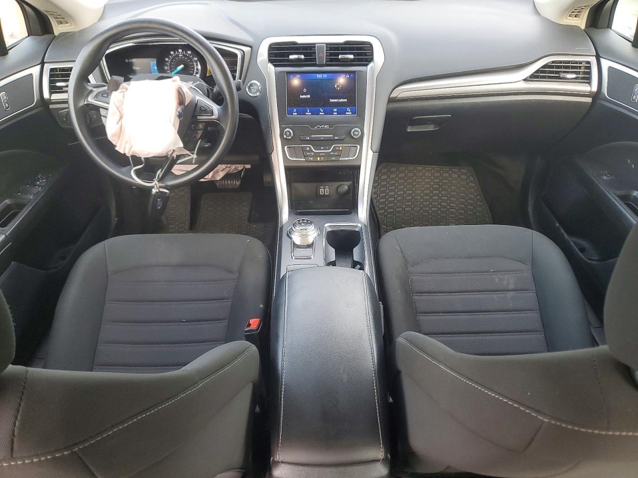 2020 Ford Fusion Se - zdjęcie 8