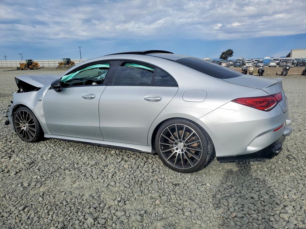 2022 Mercedes-Benz Cla Amg 35 4Matic - zdjęcie 2