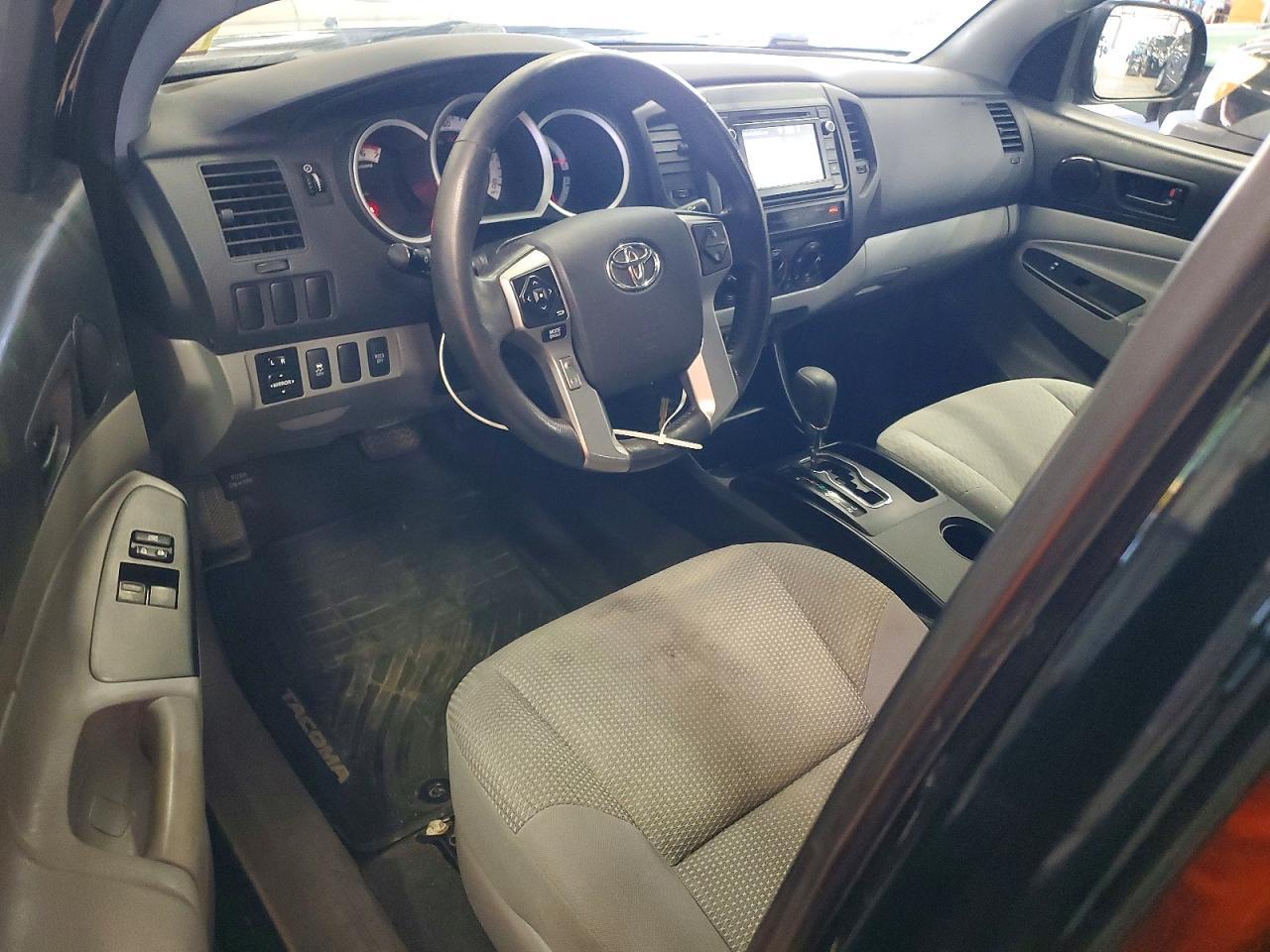 2015 Toyota Tacoma V6 - zdjęcie 8