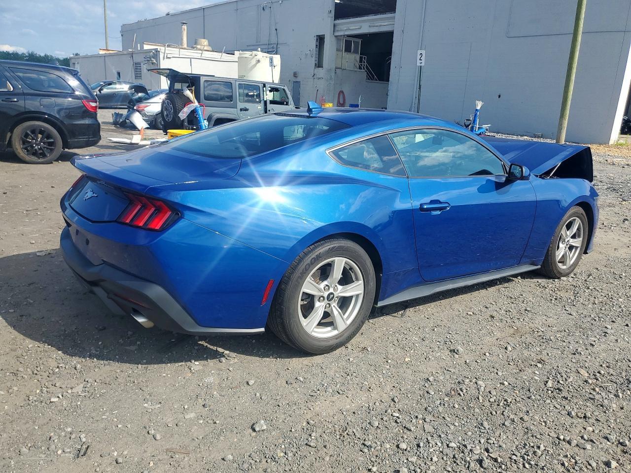 2024 Ford Mustang - zdjęcie 3