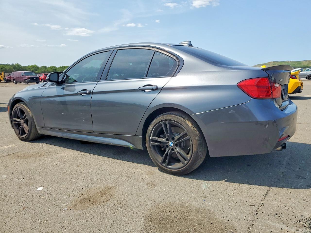 2015 BMW Seria 3 328i - zdjęcie 2