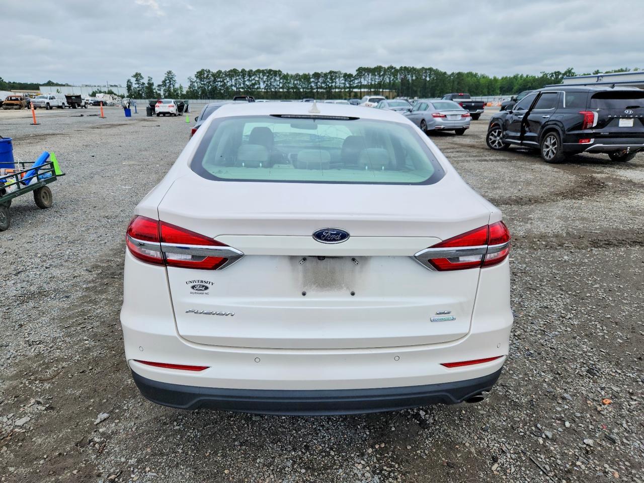 2020 Ford Fusion Se - zdjęcie 11