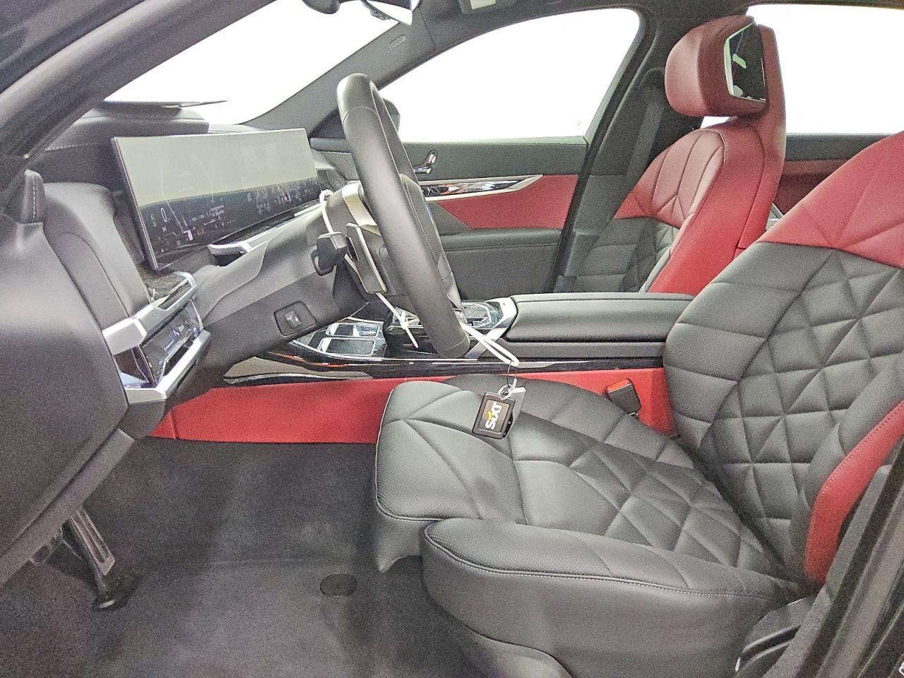 2026 BMW Seria 7 740i - zdjęcie 7