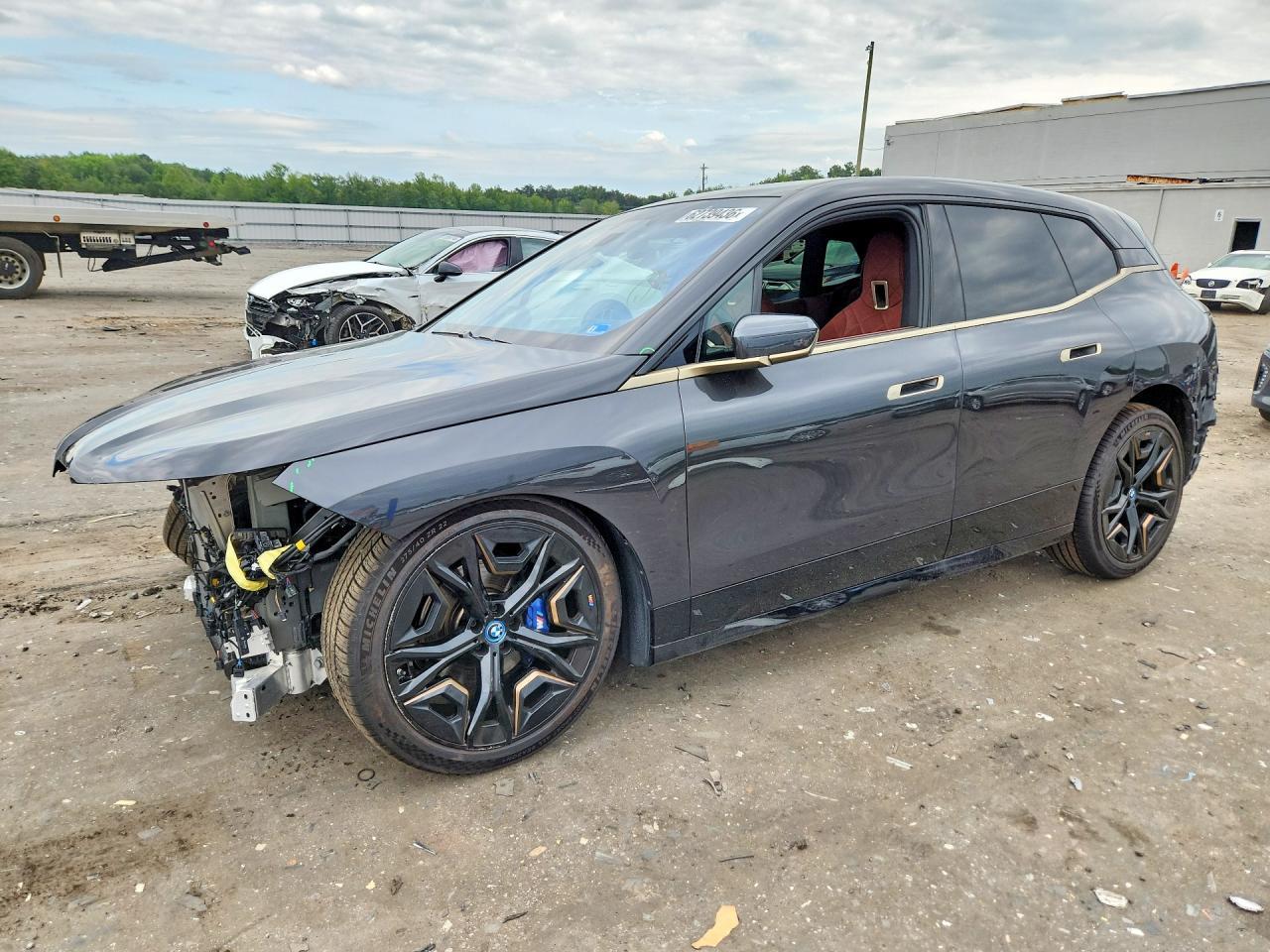 2023 BMW Ix M60 - zdjęcie główne