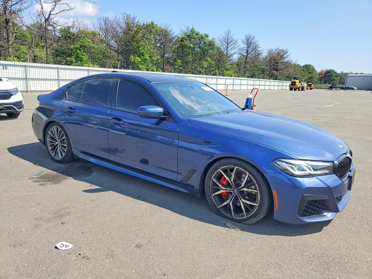 2022 BMW Seria 5 540i - zdjęcie 4