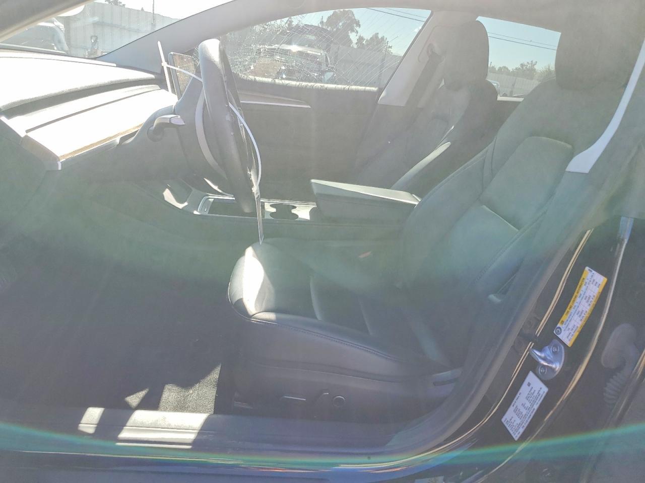 2022 Tesla Model 3 - zdjęcie 7