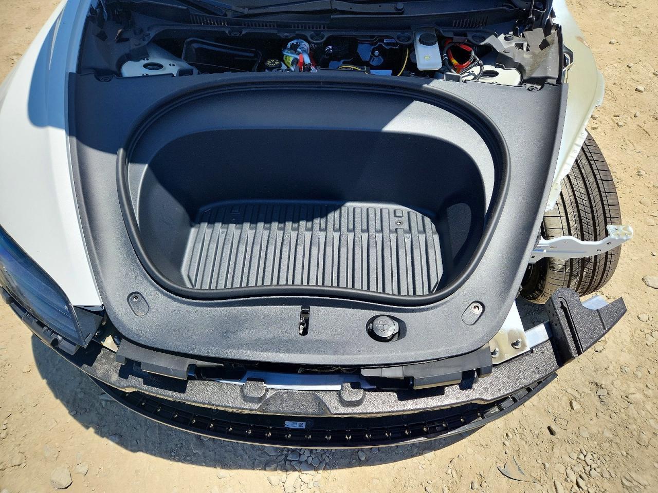 2026 Tesla Model 3 - zdjęcie 11