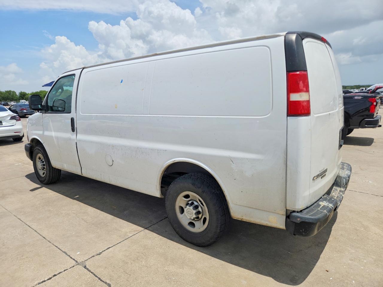 2016 Chevrolet Express G2500 - zdjęcie 2