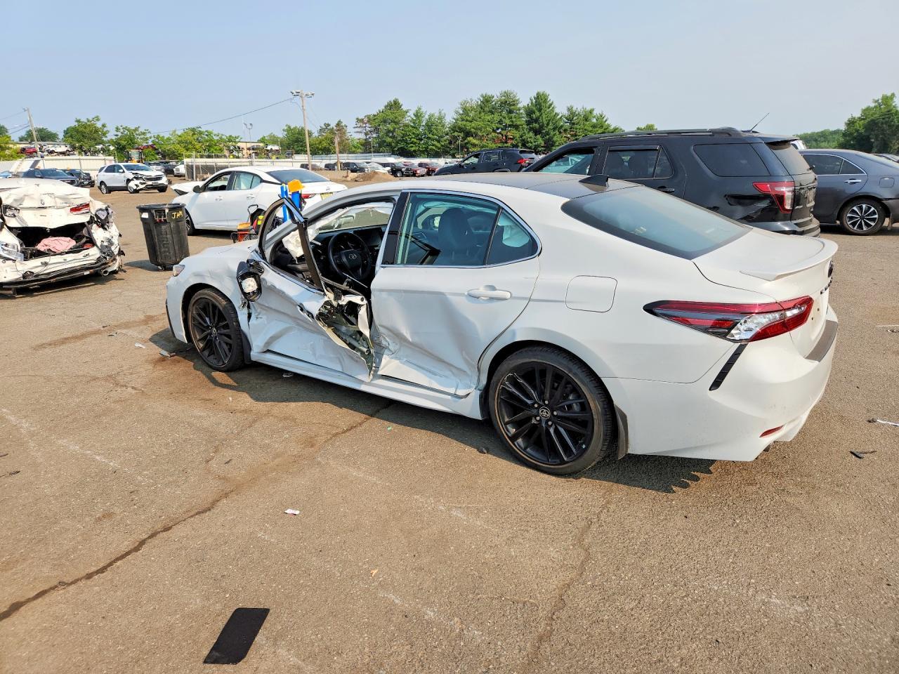 2022 Toyota Camry Xse - zdjęcie 2