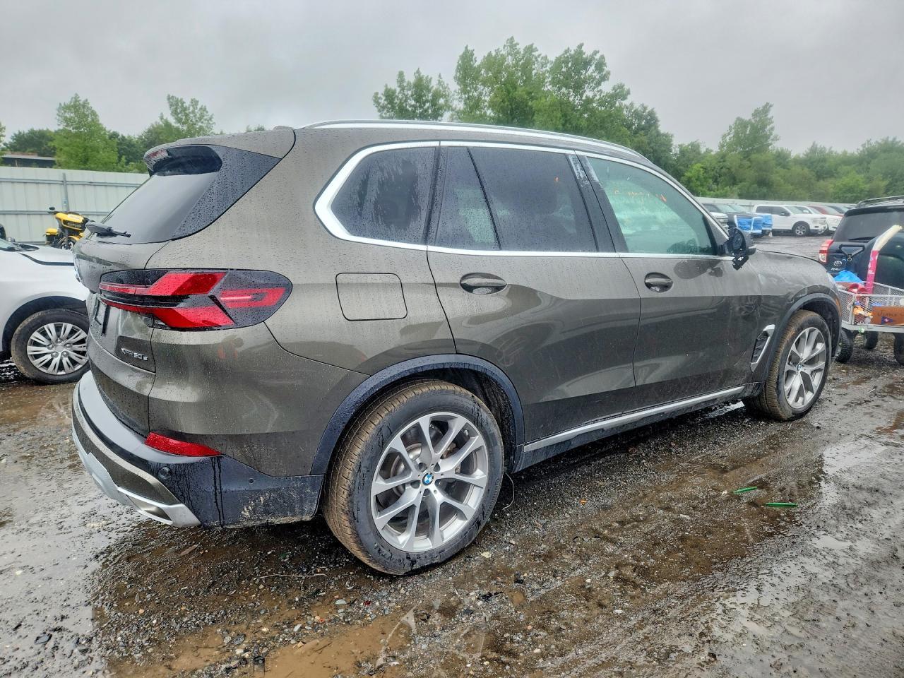 2026 BMW X5 xDrive50E - zdjęcie 3