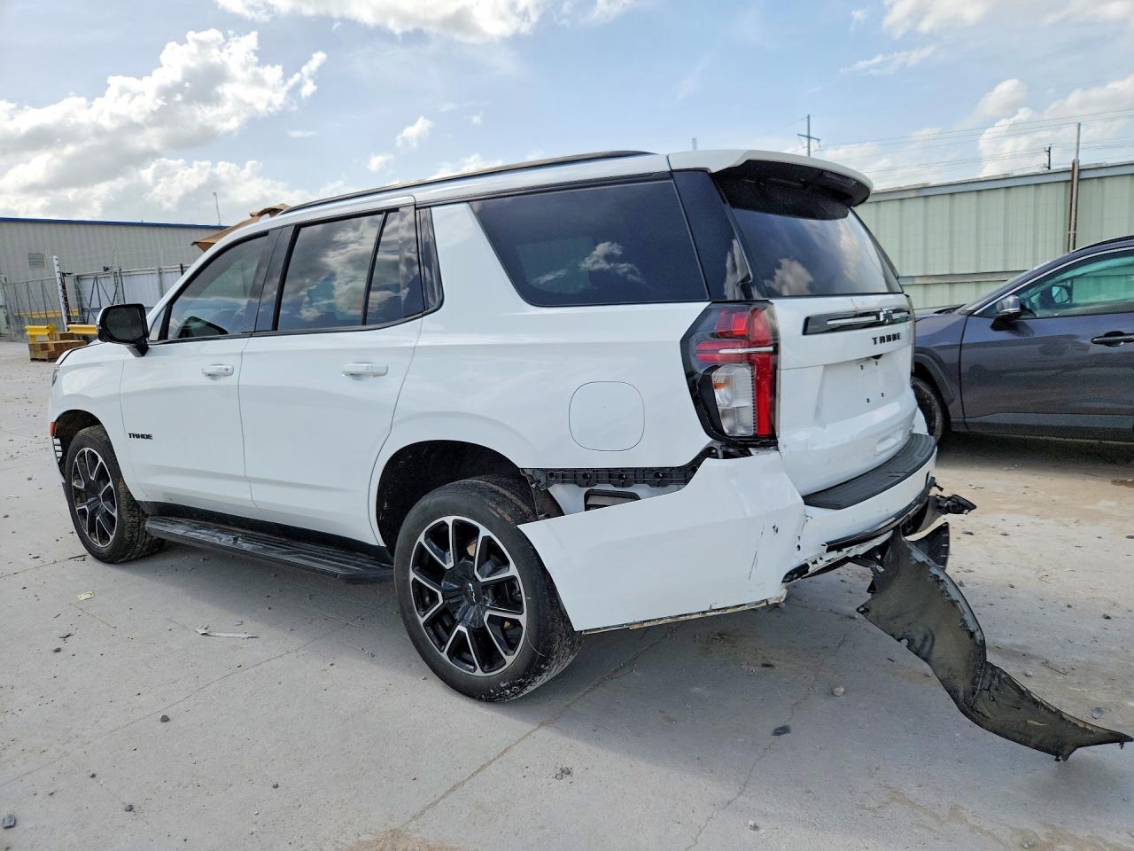 2023 Chevrolet Tahoe C1500 Rst - zdjęcie 2