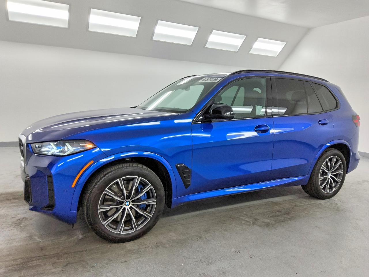 2026 BMW X5 M60I - zdjęcie główne